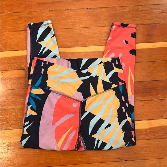 Colorful Tropical Print Activewear Set | DSG Sz L - Picture 5 of 5